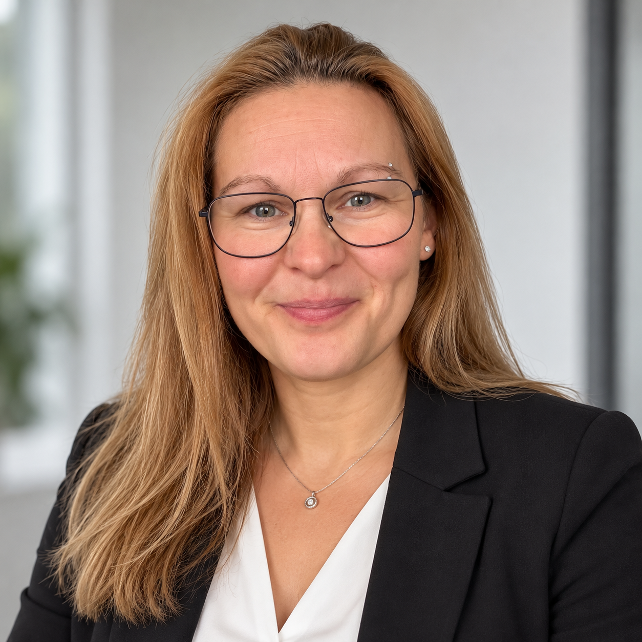 Dr. Anne Borowski